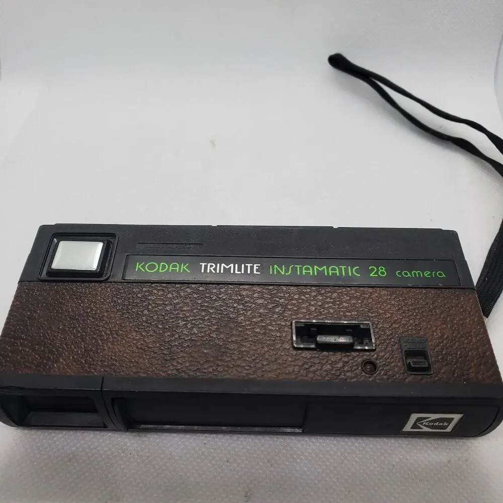 Vintage Kodak Trimlite Instamatic 28 110 Film Camera Electronic Flash UNTESTED